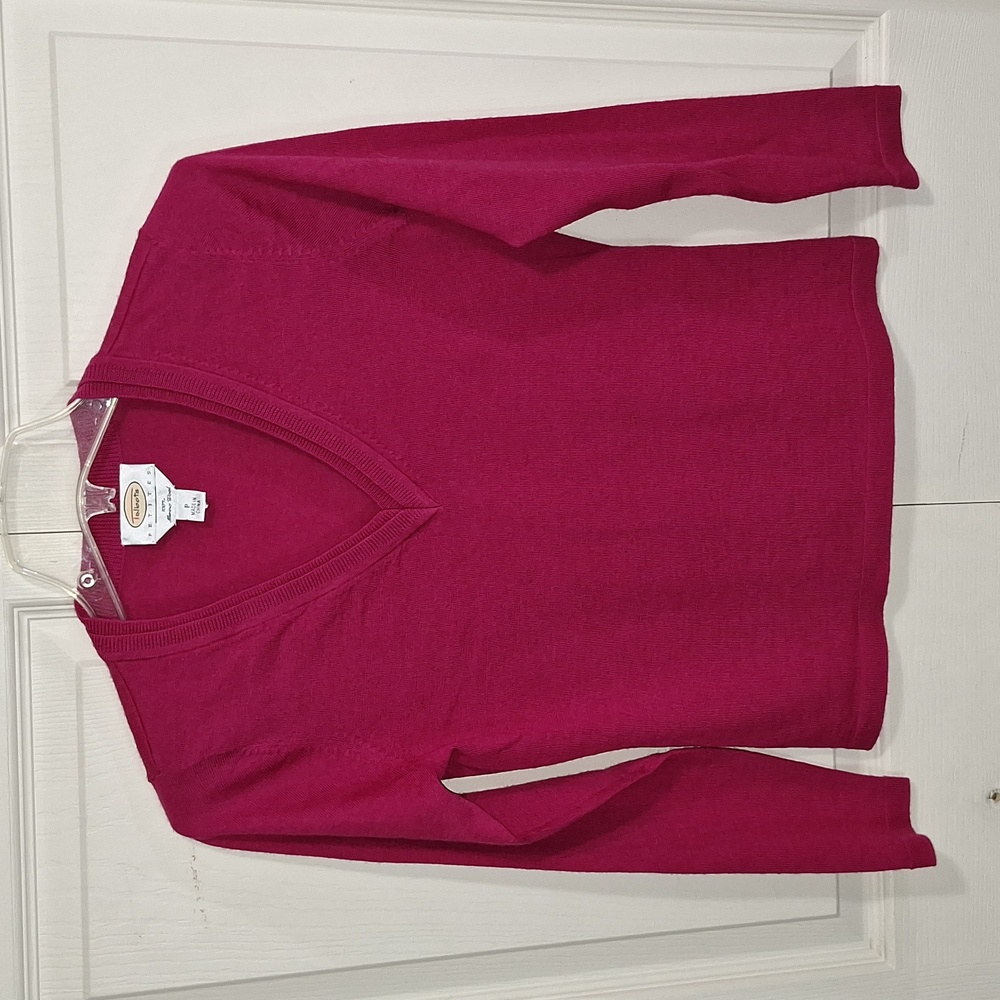 Talbots Petites 100% Merino wool v-neck sweater - M - fuschia pink